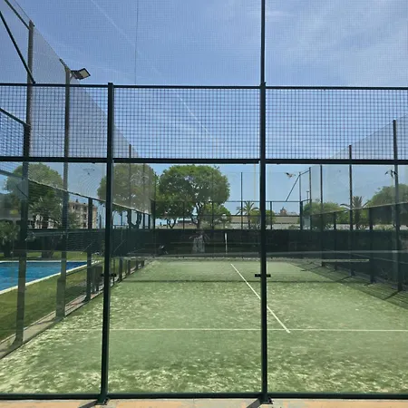 Piscina Y Padel Al Lado Del Mar Torredembarra